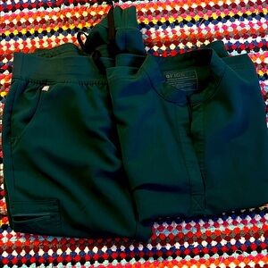 Figs Forrest Green Scrub Set